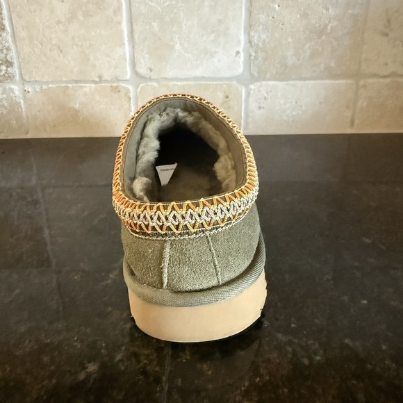 UGG TASMAN BURNT OLIVE SUEDE SHEEPSKIN CLASSIC WOMEN'S SLIPPERS SIZE 10 - Picture 4 of 13